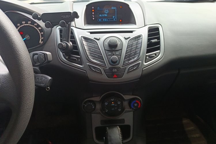 福特 嘉年华 2013款 两厢 1.5L 自动时尚型局部细节16