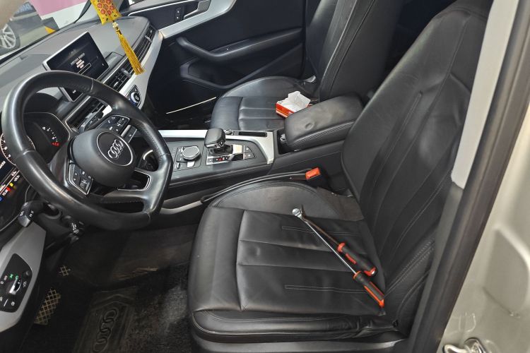 奥迪A4L 2017款 Plus 40 TFSI 运动型局部细节19