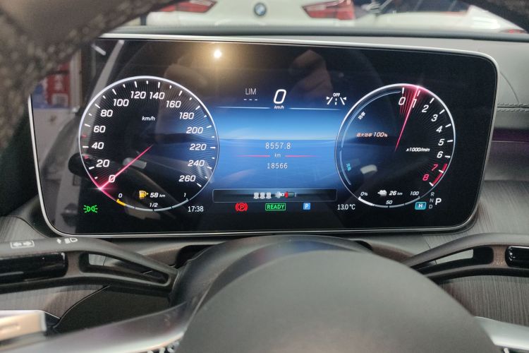 奔驰C级新能源 2023款 C 350 eL中控内饰14