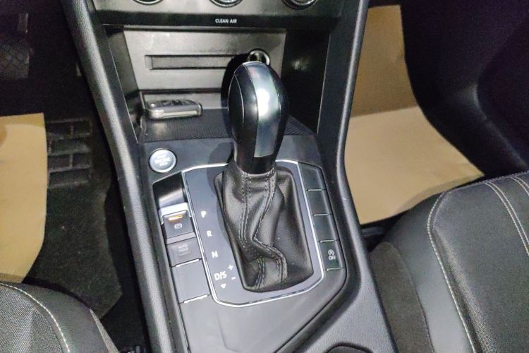 大众 途观L 2022款 330TSI 自动两驱舒享版中控内饰18