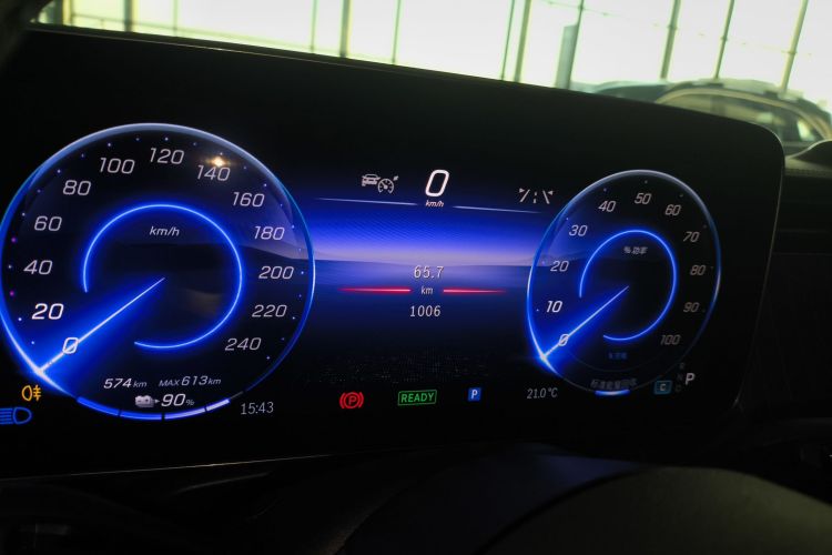 奔驰EQE 2025款 500 4MATIC 先锋版局部细节14