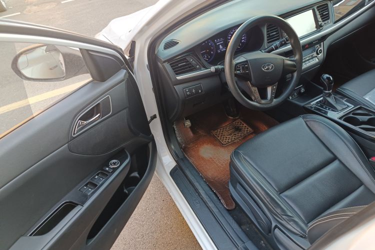 现代 名图 2017款 1.6T 自动智能型GLS 国V中控内饰20