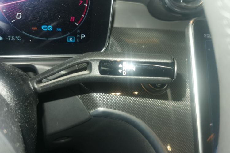 奔驰C级 2022款 C 260 L 运动版中控内饰18