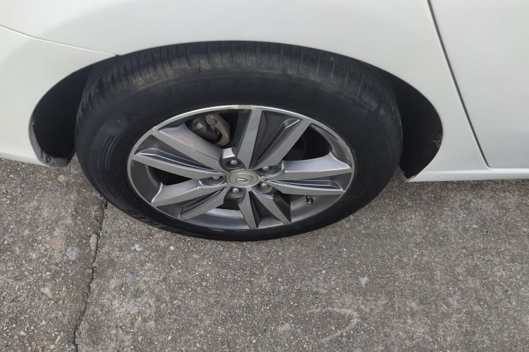 长安 逸动 2016款 1.6L 自动风尚型车身外观6008