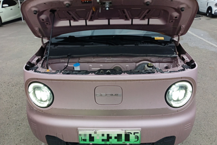 吉利银河 2023款 熊猫mini 200km 灵动熊机舱底盘24