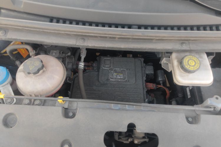 比亚迪 海豚 2024款 荣耀版 420km 自由版机舱底盘24