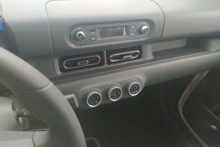 五菱汽车 五菱之光新能源 2025款 305km 进取型中控内饰16