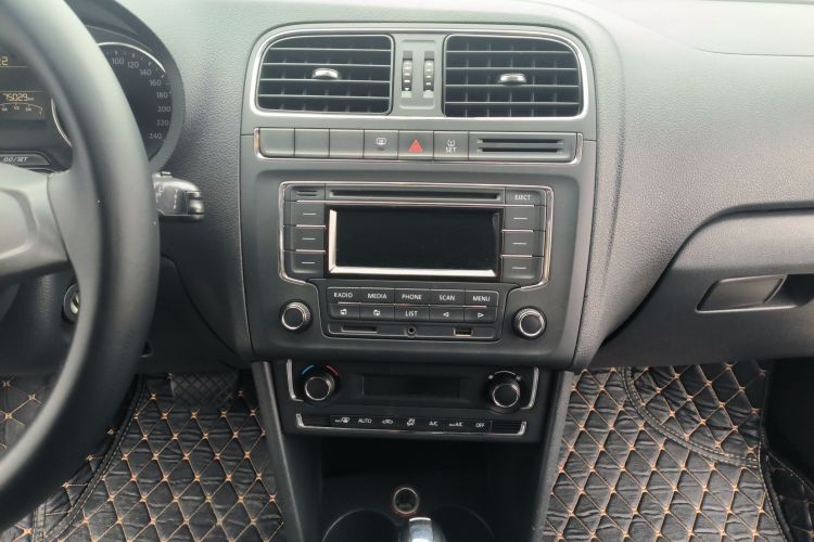 大众 Polo 2014款 1.6L 自动舒适版局部细节16