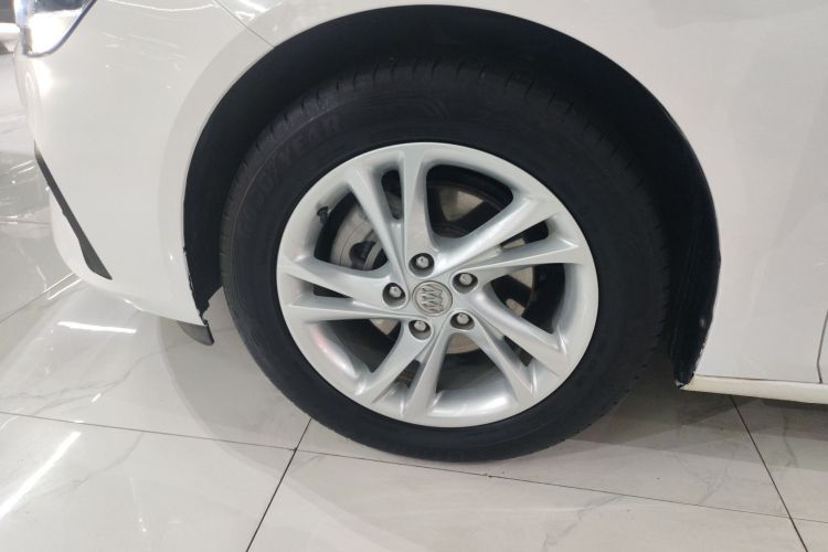 别克 君威 2020款 552T 精英型车身外观35