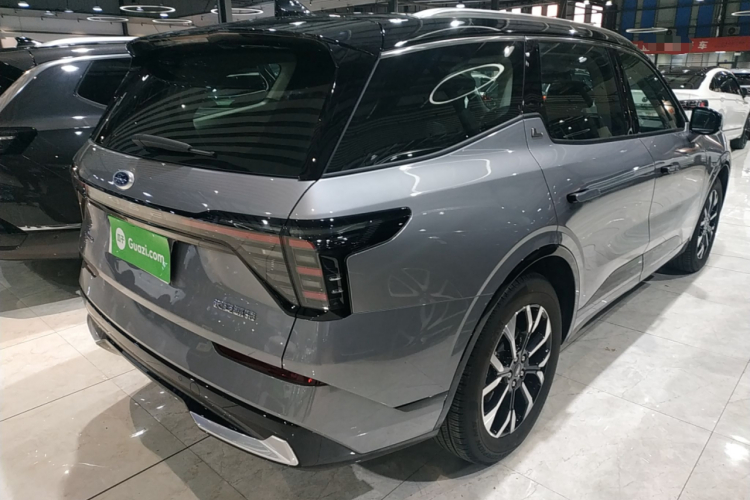 福特 2025款 锐界L 2.0T EcoBoost E混动四驱七座至尊型车身外观7