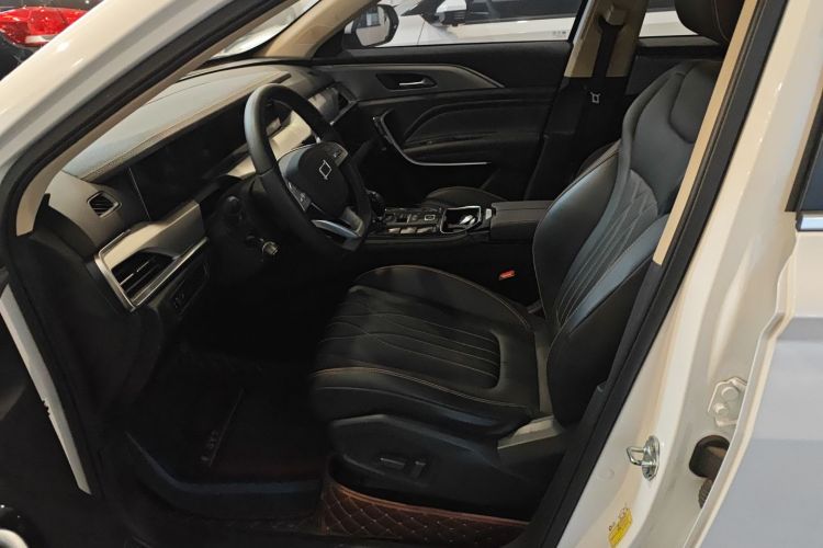 奔腾T77 2023款 1.5T 自动豪华型中控内饰19