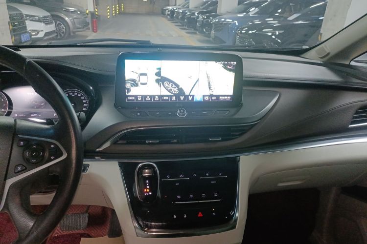 别克GL8 2021款 陆上公务舱 652T 豪华型中控内饰16