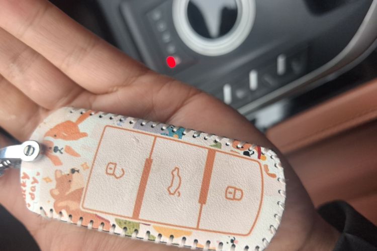 众泰T700 2017款 1.8T 双离合尊贵型中控内饰7001