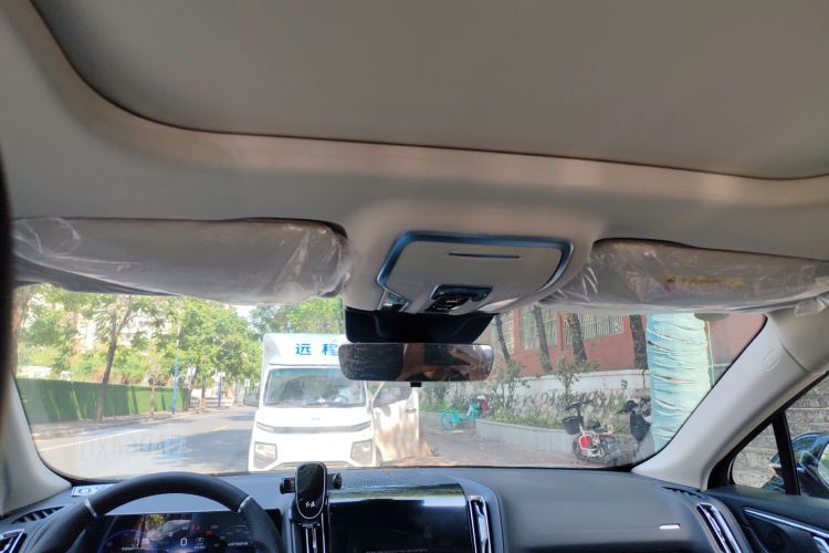 红旗HS3 PHEV 2025款 117km 劲为版中控内饰22