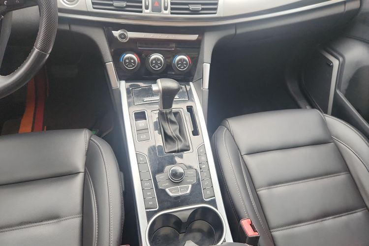 哈弗H7 2018款 蓝标H7 2.0T 自动智享型中控内饰18