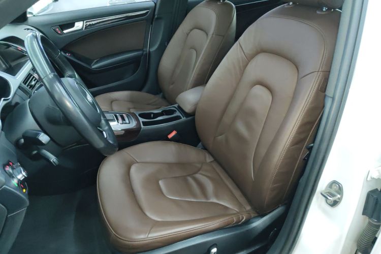 奥迪A4L 2016款 35 TFSI 典藏版 S line舒适型局部细节19