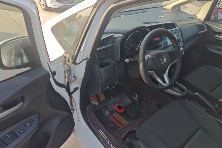 本田 飞度 2014款 1.5L SE CVT时尚型中控内饰20