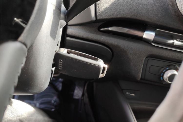 奥迪A3 2017款 Limousine 35 TFSI 时尚型中控内饰7001