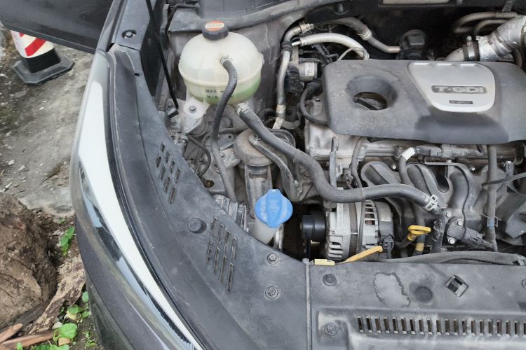 现代 途胜 2015款 1.6T 双离合两驱智能型局部细节9006