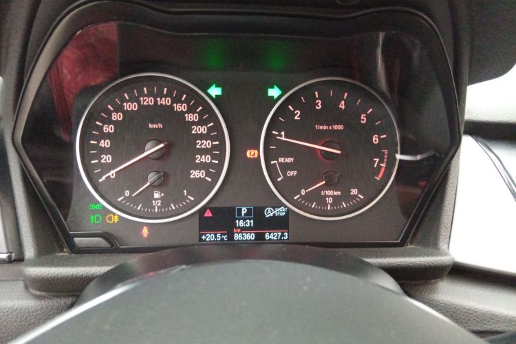 宝马2系旅行车 2016款 218i 时尚型中控内饰14