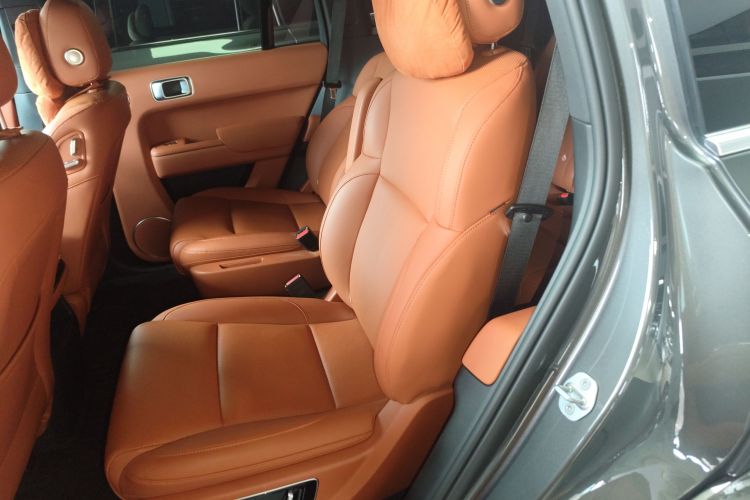 理想汽车 理想L8 2023款 Pro中控内饰21