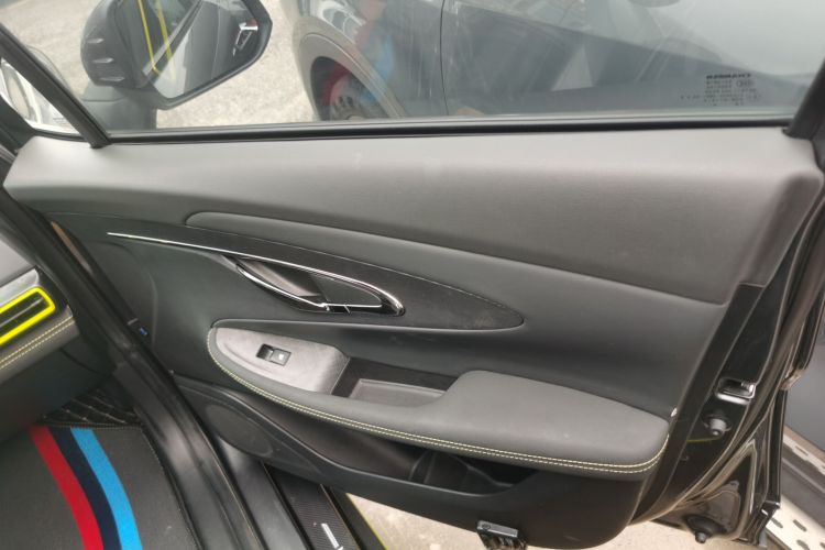 长安UNI-T 2022款 2.0T 运动版 尊贵型中控内饰7005