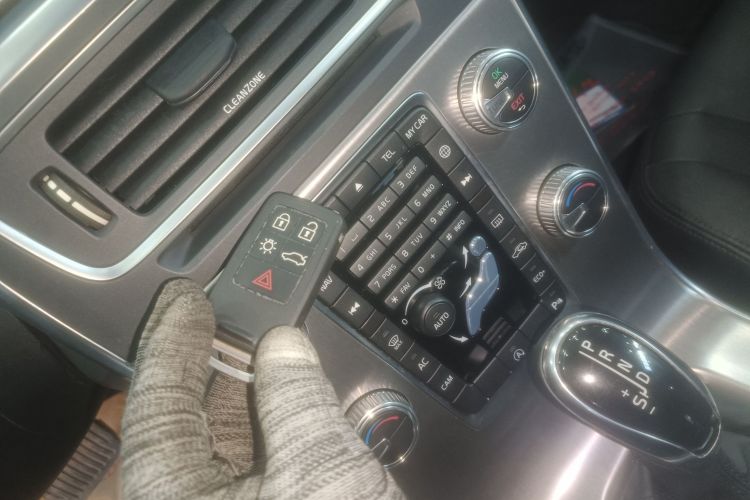 沃尔沃S60 2019款 S60L T5 智远版中控内饰7001