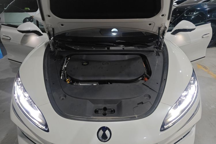 腾势Z9GT 2024款 1100四驱Ultra版局部细节24