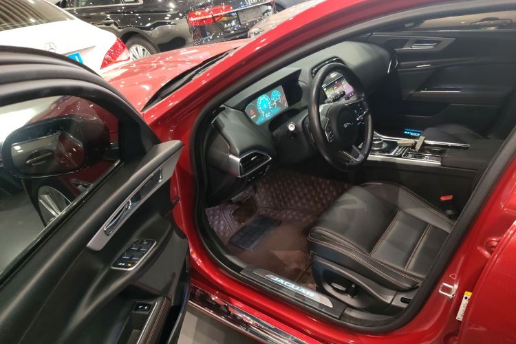 捷豹XEL 2019款 2.0T 200PS 尊享版中控内饰20
