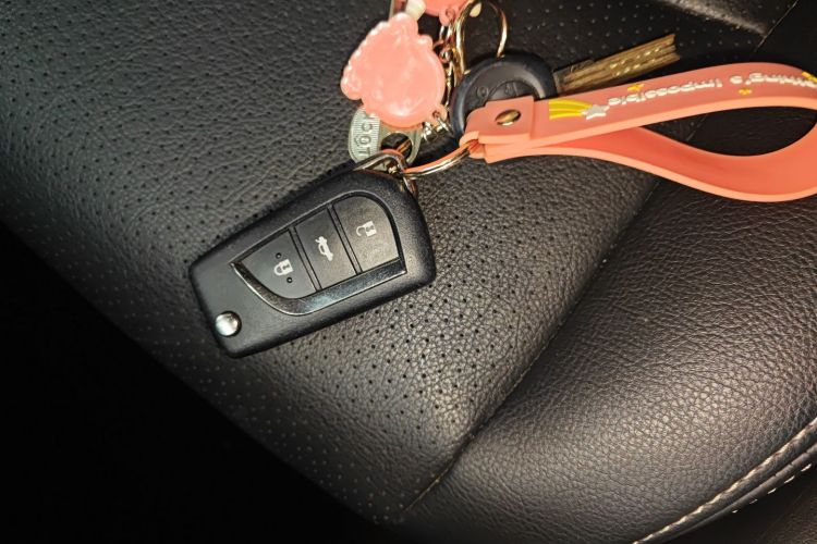 丰田 卡罗拉 2019款 1.2T S-CVT GL先锋版中控内饰11