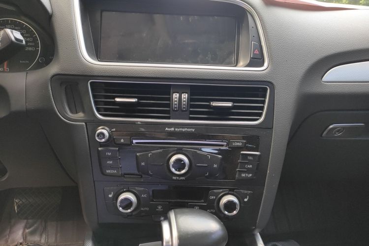 奥迪Q5 2017款 Plus 40 TFSI 技术型局部细节16