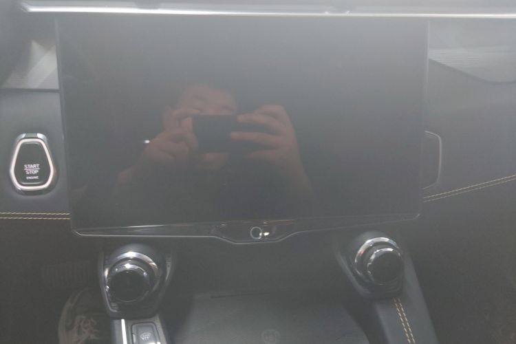 领克01 2023款 2.0TD 两驱型Pro中控内饰16