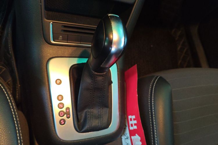 大众 途观 2016款 300TSI 自动两驱风尚版中控内饰18