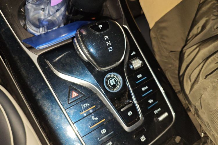 比亚迪 秦PLUS 2021款 EV 500KM 尊贵型中控内饰18