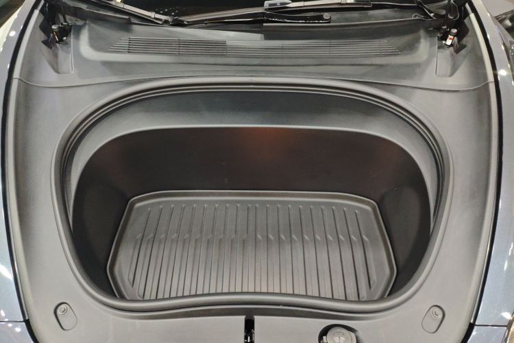 特斯拉 Model 3 2023款 后轮驱动版机舱底盘24