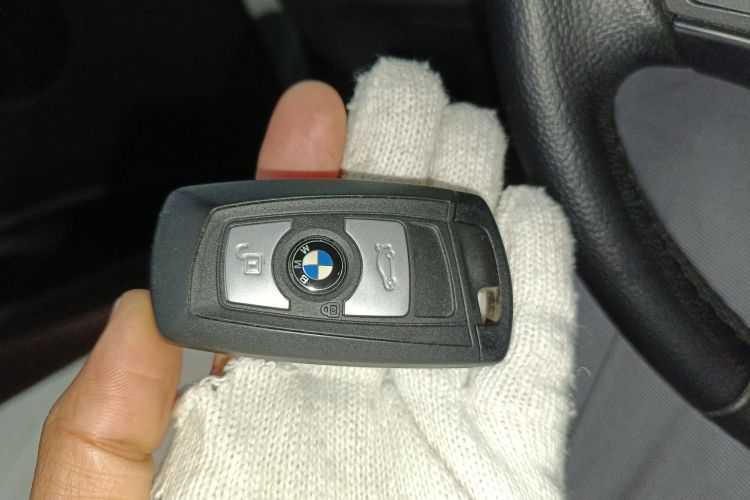 宝马3系 2016款 316Li 时尚型中控内饰7001