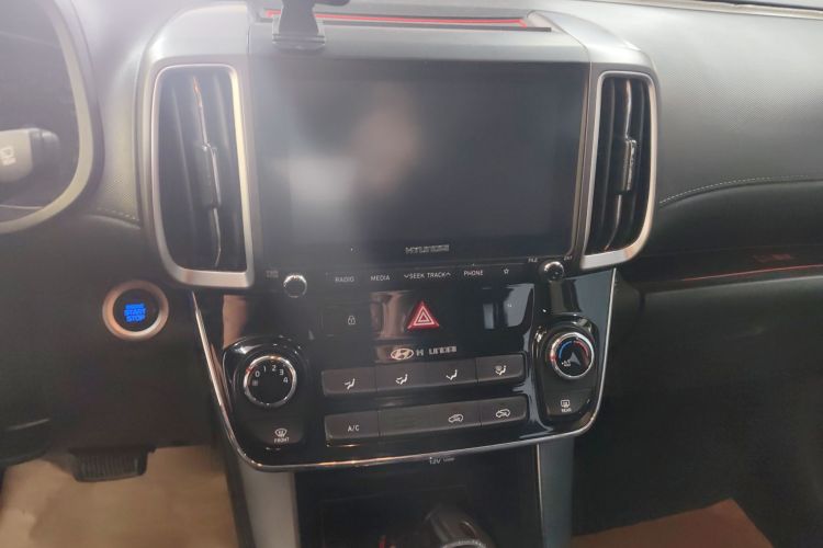 北京现代ix35 2018款 2.0L 自动两驱智勇·畅享版中控内饰16