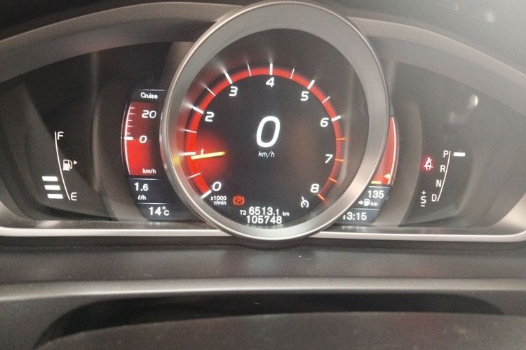 沃尔沃V40 2019款 T3 智雅版中控内饰14