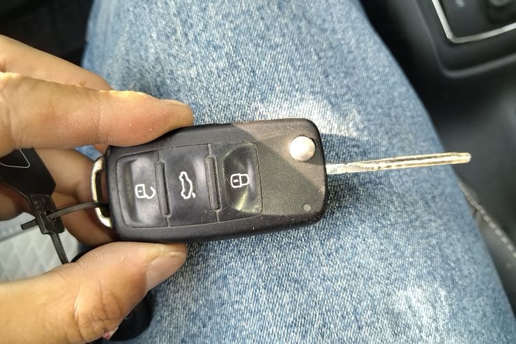 斯柯达 Yeti 2017款 TSI280 DSG前行版中控内饰7001