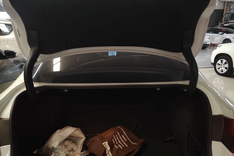 别克 君威 2020款 552T 豪华型机舱底盘23