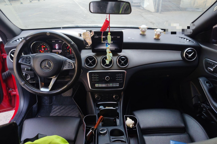 奔驰CLA 2018款 CLA 200 时尚型中控内饰12