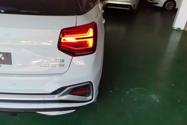 奥迪Q2L 2022款 35 TFSI 进取动感型车身外观9