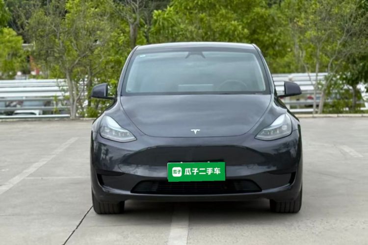 特斯拉 Model Y 2024款 后轮驱动版车身外观2
