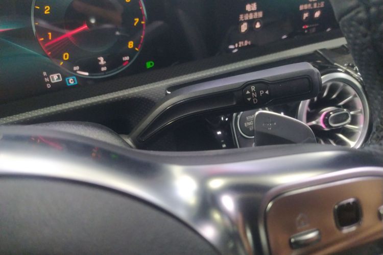 奔驰A级 2022款 改款三 A 200 L 运动轿车时尚型中控内饰18