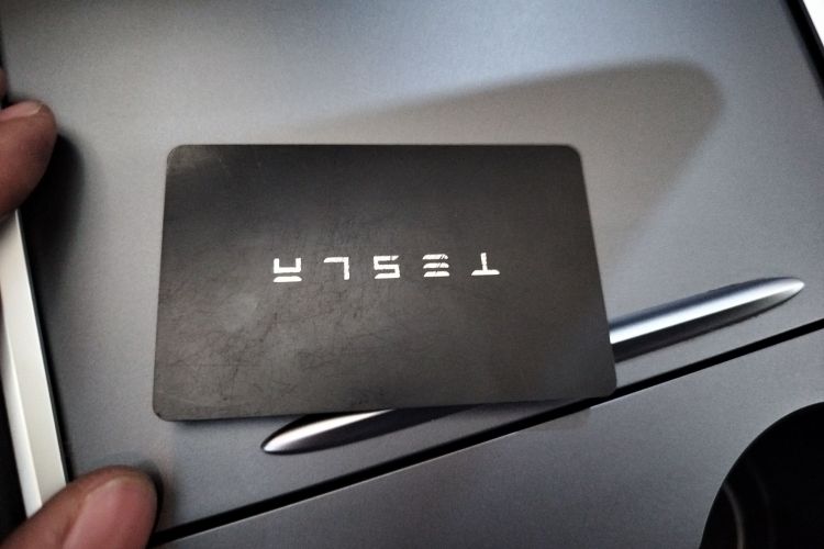 特斯拉 Model Y 2021款 长续航全轮驱动版中控内饰11