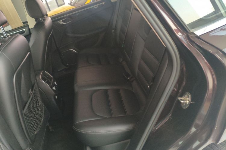 众泰SR9 2017款 2.0T 自动极致之梦版中控内饰21