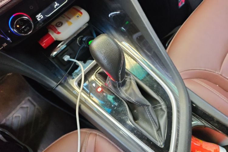 别克GL6 2019款 18T 6座互联豪华型 国V中控内饰18