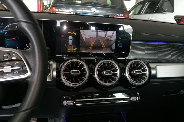 奔驰GLB 2020款 改款 GLB 200 动感型中控内饰16