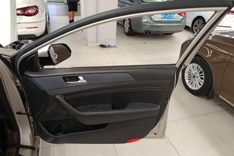 现代 索纳塔 2015款 1.6T GLS智能型中控内饰7005