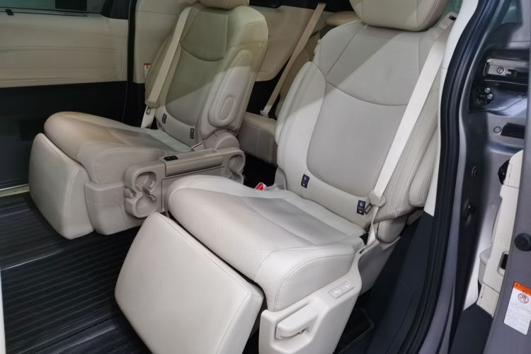 丰田 格瑞维亚 2022款 2.5L混动 尊爵版中控内饰7004